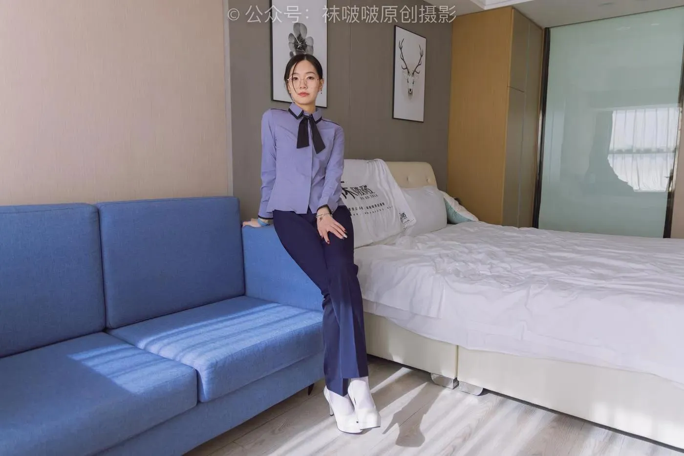 [BoBoSocks袜啵啵]NO.178 小甜豆-高跟鞋、厚白丝、ol风裤里丝 [140P]插图3